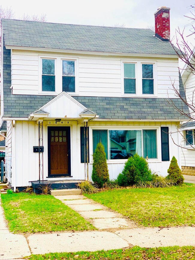 Building Photo - 1443 Fremont Ave NW