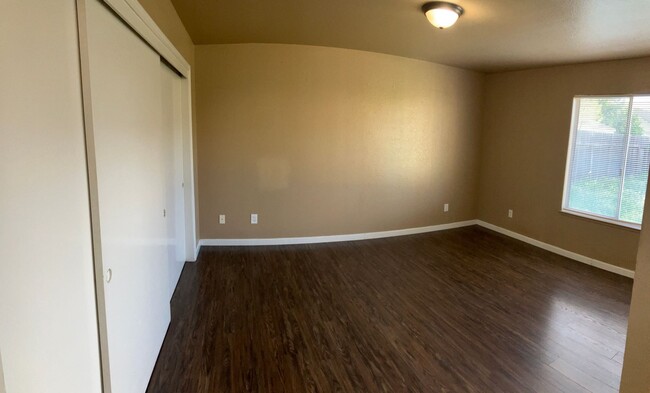 Building Photo - 4505 Endicott Dr