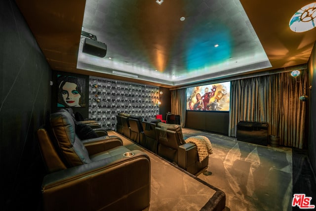 Building Photo - 809 N Rexford Dr