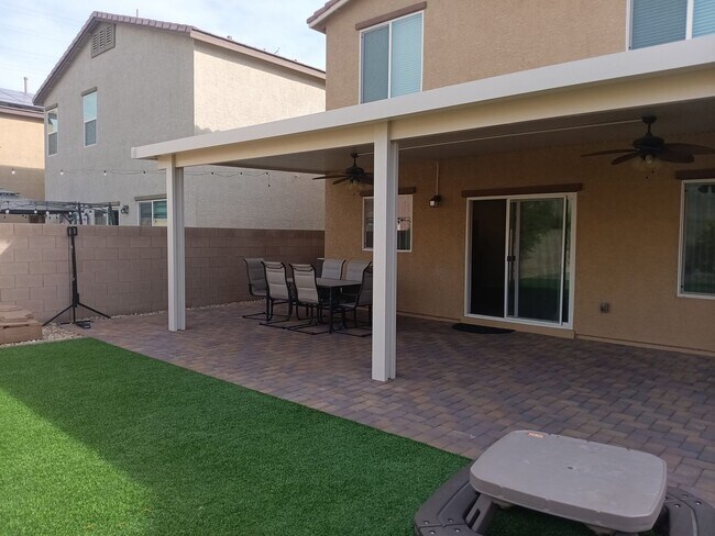 Building Photo - NEWER BUILD 4BD/2.5BA HOME NEAR ALIANTE!