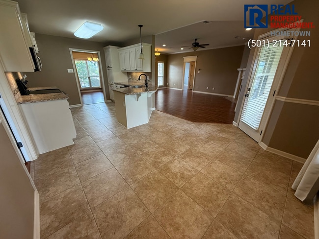 Building Photo - 2232 Ingleside Dr