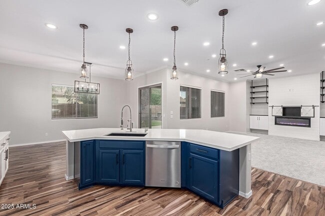 Building Photo - 3433 E Bluebird Pl