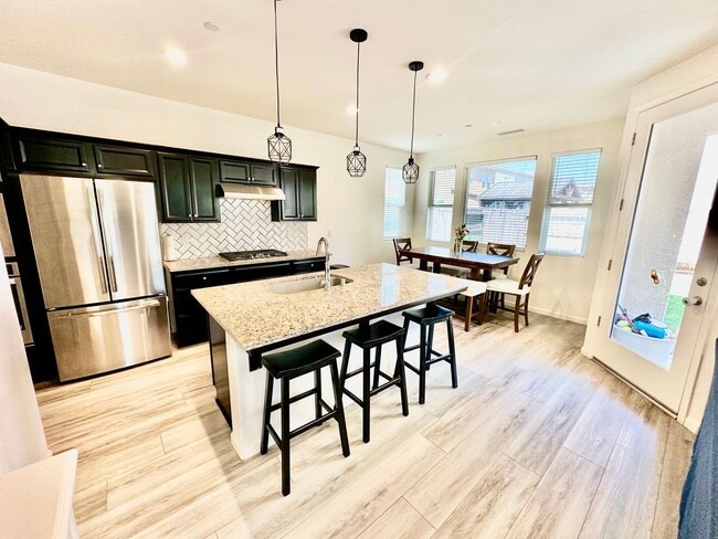 Building Photo - Newly Built 3/2.5 Bonadelle Home in Riverstone Community