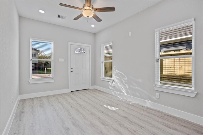 Building Photo - 3603 Fidelity St