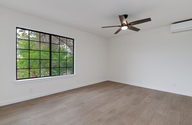 Building Photo - 1058 3rd St