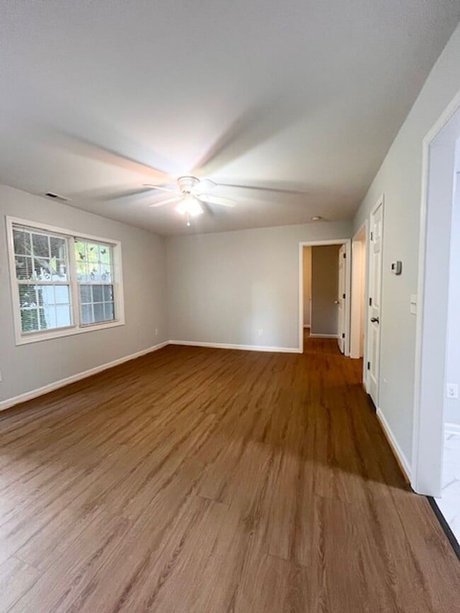 Building Photo - 253 Rockaway Dr