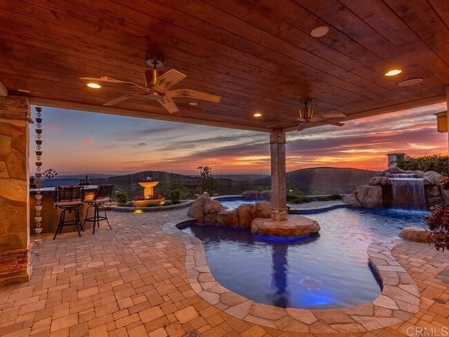 Building Photo - One of Kind Executive Home, Available Augu...