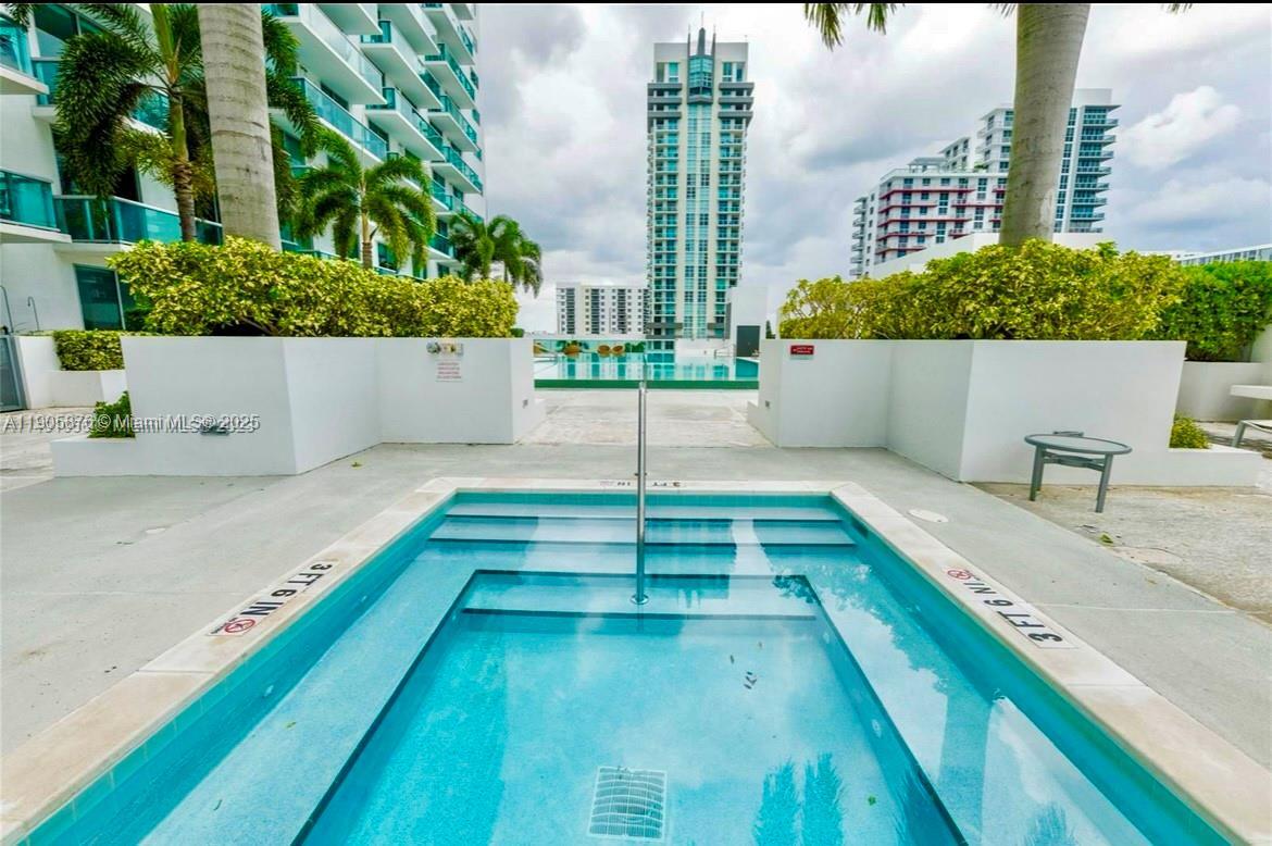 Building Photo - 333 NE 24th St