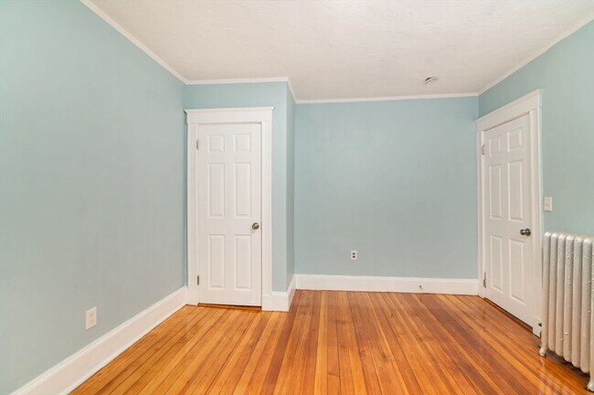 Building Photo - 152 Willow St