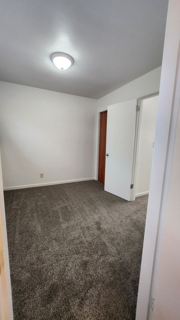 Building Photo - MillerVille #10, #11, #12