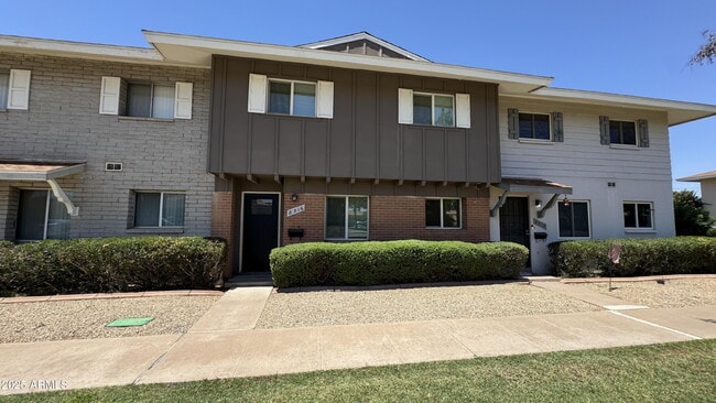 Primary Photo - 8516 E McDonald Dr