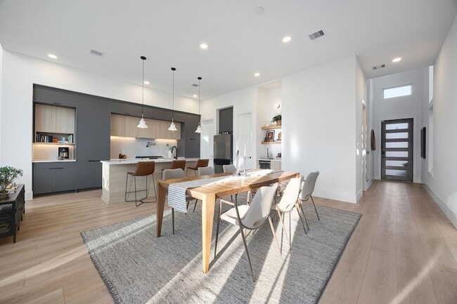 Building Photo - 3513 Castor St