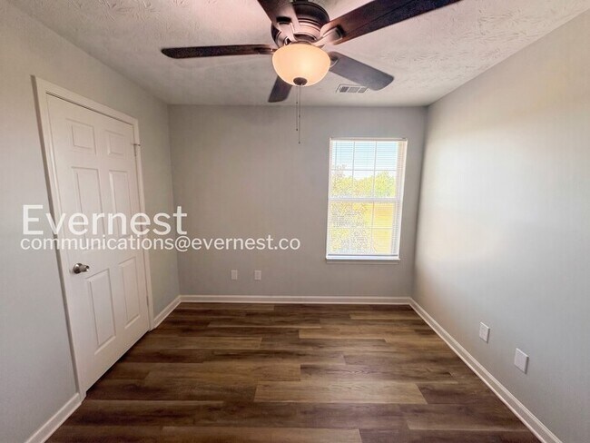 Building Photo - 459 Sawtooth Ln