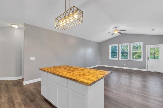 Building Photo - 5 Acres for rent in Holly Ridge!