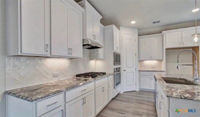 Building Photo - 1636 Seekat Dr