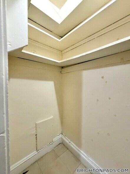 Building Photo - 127 Washington St