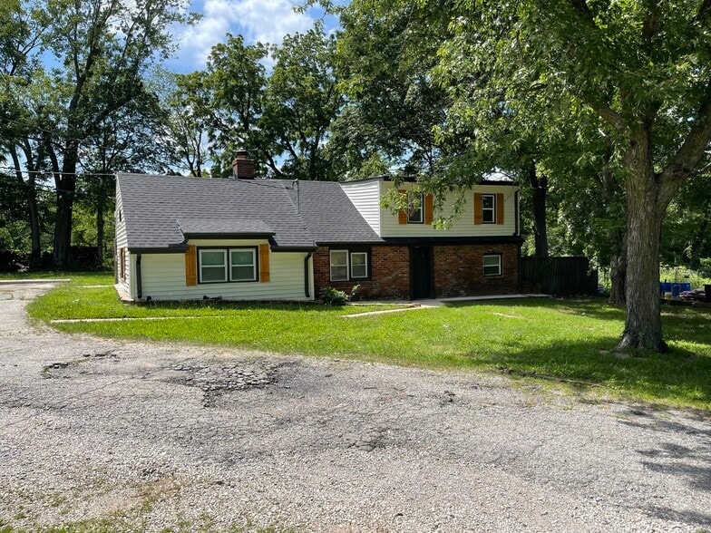 Building Photo - 7838 James a Reed Rd