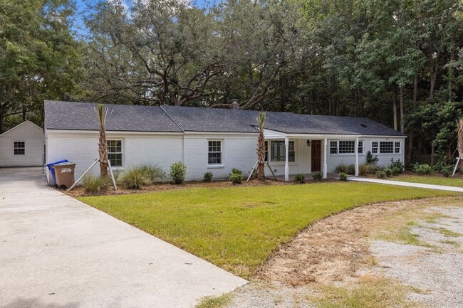 Building Photo - Impeccably Renovated Brick Ranch on James ...
