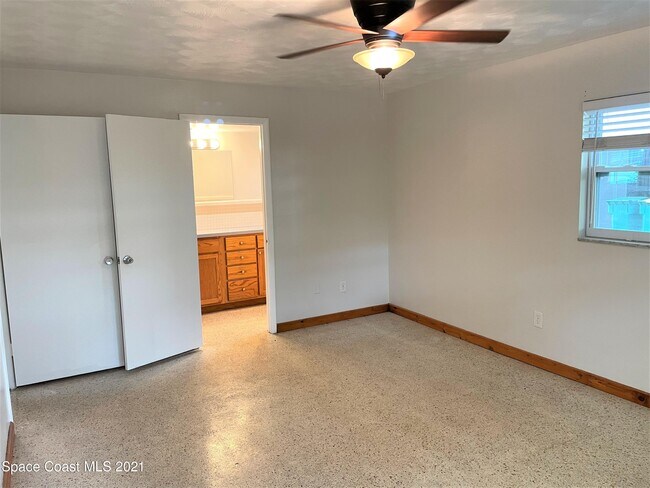 Building Photo - 296 Woodland Dr