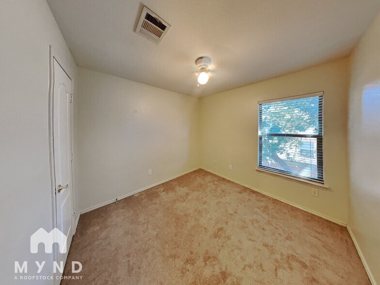 Building Photo - 6905 Doyal Dr