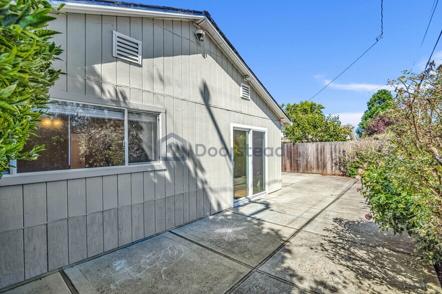 Building Photo - 505 Hiller St