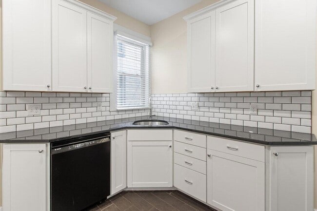 Building Photo - 22 E Frankfort St