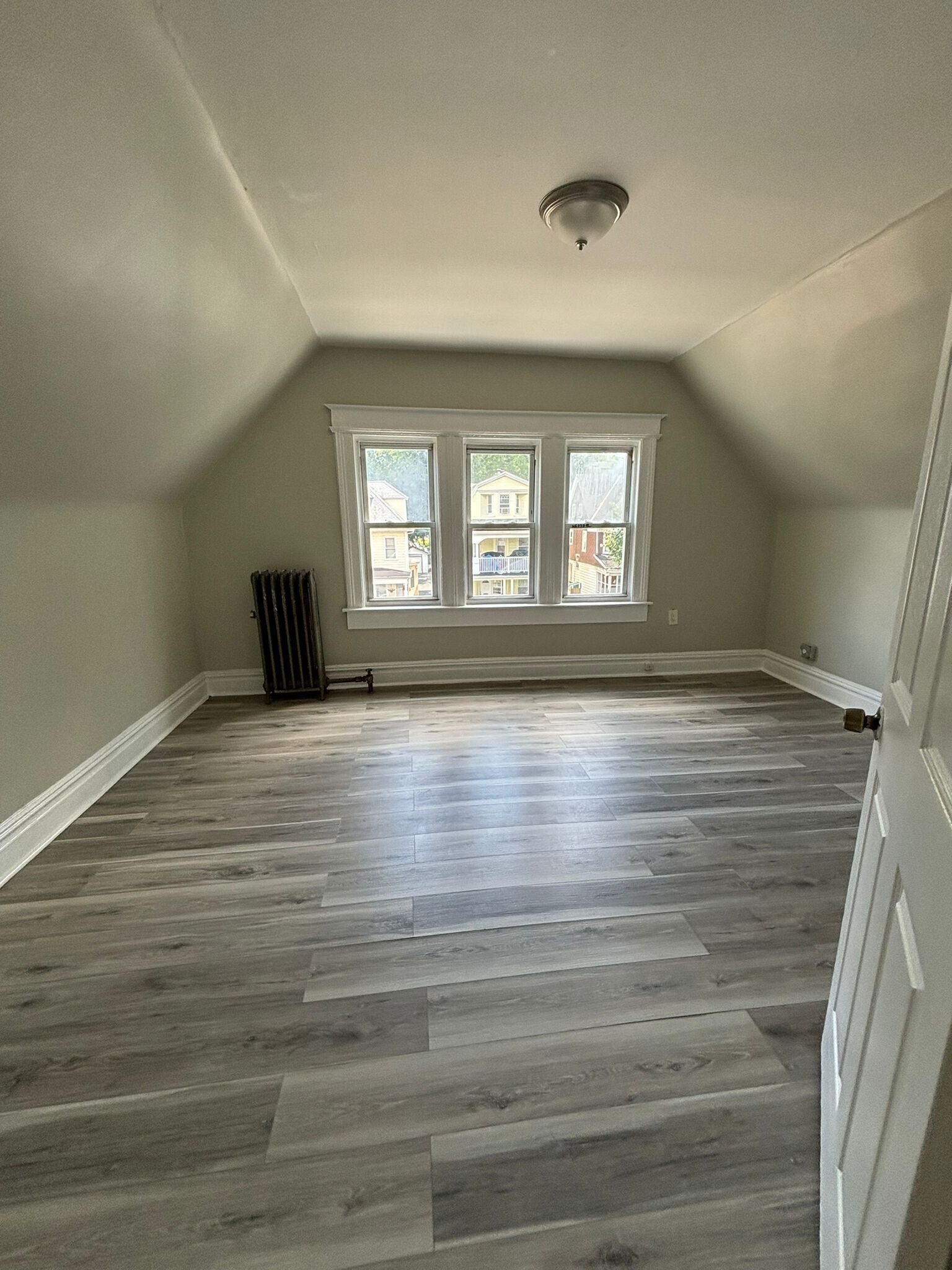 15 Davis Ave 2 - 17 Davis Ave
