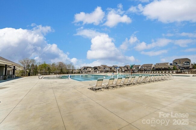 Building Photo - 5009 Fenwick Ct