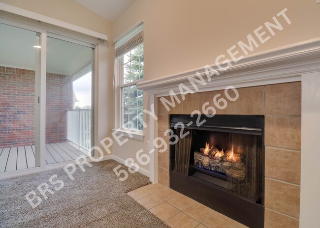 Building Photo - Clinton Township 2 bedroom 2 bath Condo