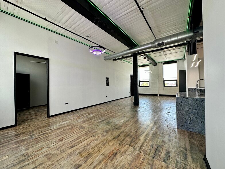 Building Photo - 109 Summer St