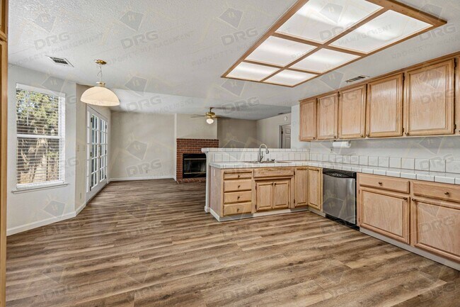 Building Photo - 2101 Finley Ct