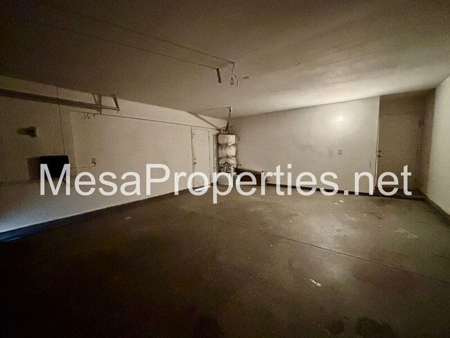 Building Photo - 15083 Brown Ln