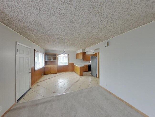 Building Photo - 1633 Sherwood Ave