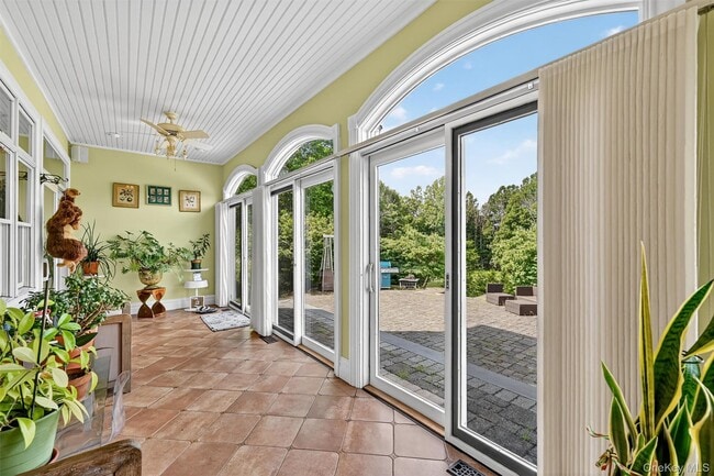 Building Photo - 7 Paiges Way