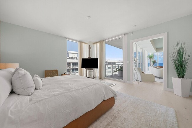 Building Photo - 3550 S Ocean Blvd