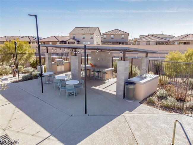 Building Photo - 9253 Casa Sierra Ln