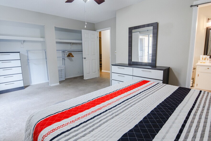Building Photo - 888 Florida Pky