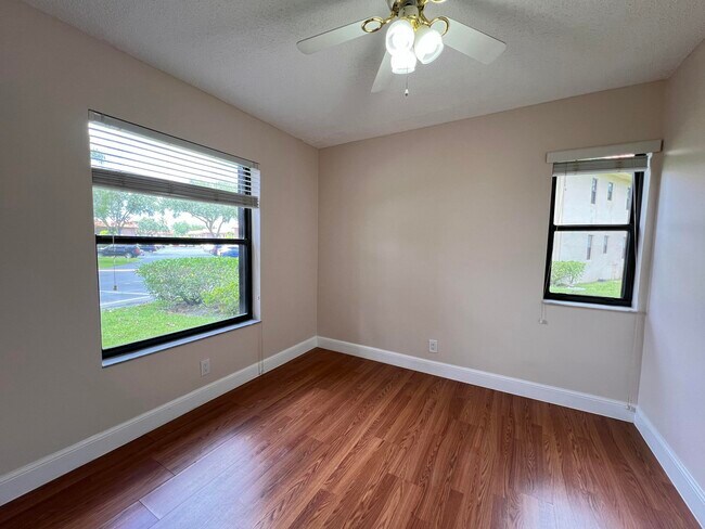 Building Photo - 21890 Lake Forest Cir