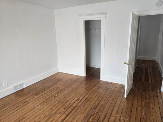 Building Photo - 633 Westminster St