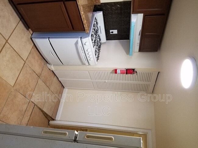 Building Photo - 725 Fairmont St NW