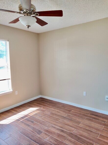 Building Photo - 921 Shenandoah Ave