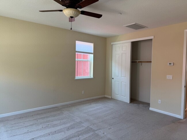 Building Photo - Great location close to Kaiser Roseville