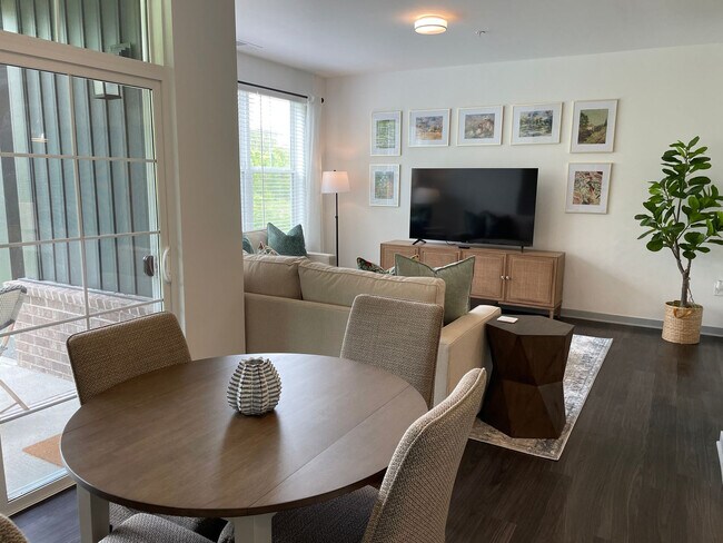 Building Photo - 5102 Aldersgate Dr