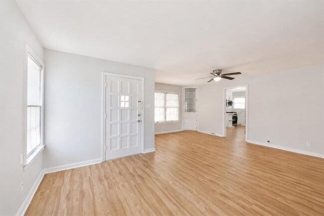 Building Photo - 1008 Milam Pl
