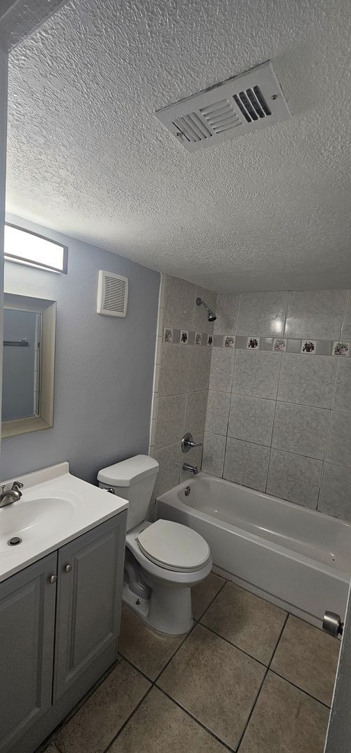 Building Photo - 5684 Tomoka Dr