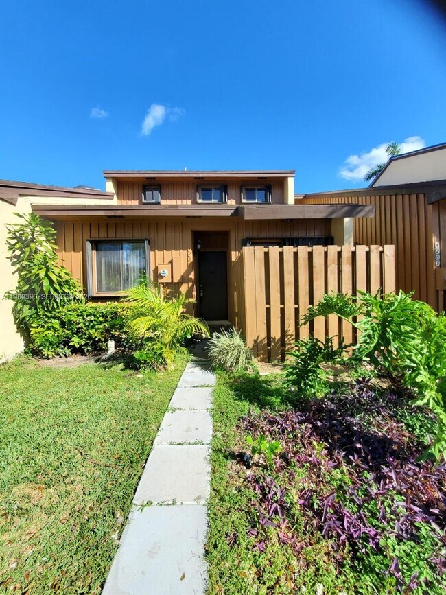 Building Photo - 4206 SW 87th Terrace