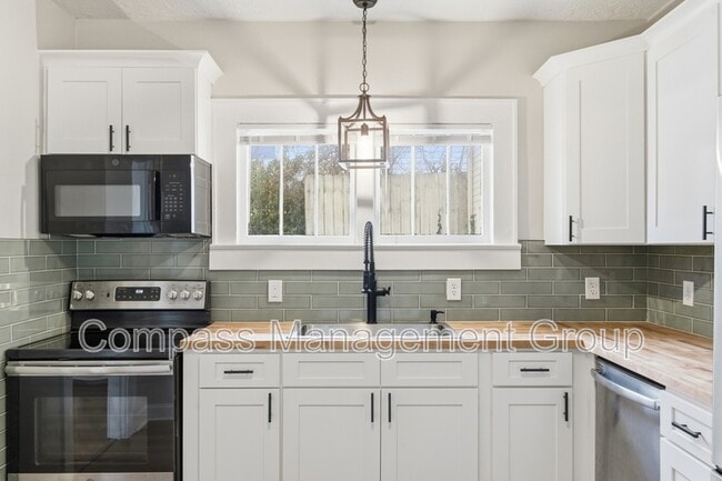 Building Photo - 1602 Branson Ave