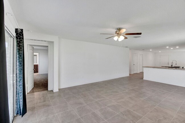 Building Photo - Beautiful 3 bedroom/ 2 bathroom home in Yu...