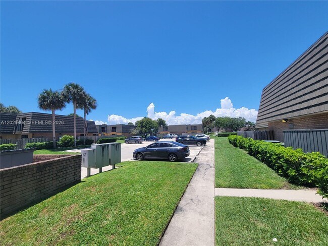 Building Photo - 3227 32nd Way