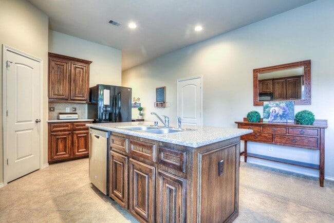 Building Photo - 27535 Gatlin Ln
